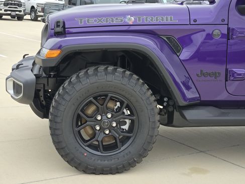 New 2026 Jeep Gladiator Sport AWD/4WD image 6