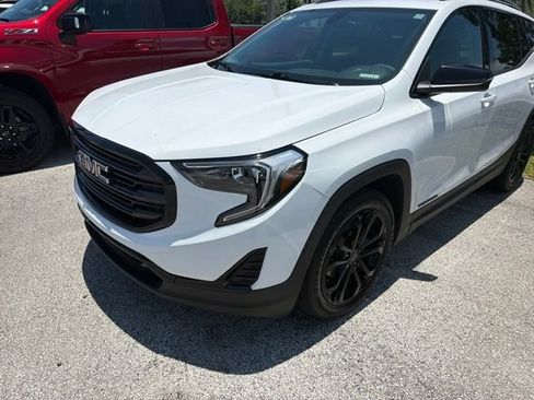 Used 2019 GMC Terrain SLE w/ Driver Convenience Package FWD image 3