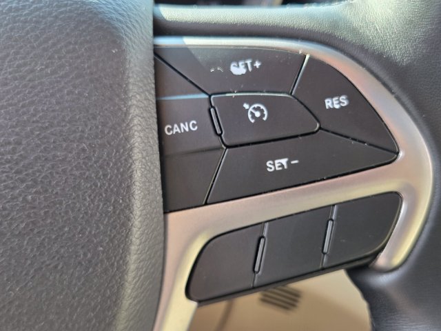 Used 2019 Jeep Grand Cherokee Limited w/ Luxury Group II RWD image 25