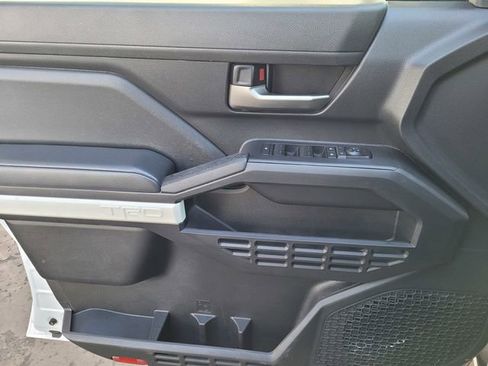 Used 2024 Toyota Tacoma TRD Off-Road image 15