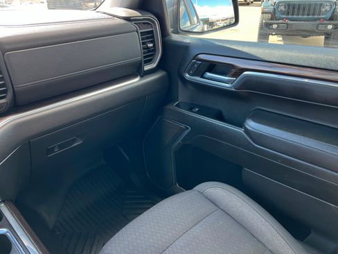 Used 2022 Chevrolet Silverado 1500 LT w/ Z71 Off-Road Package image 11