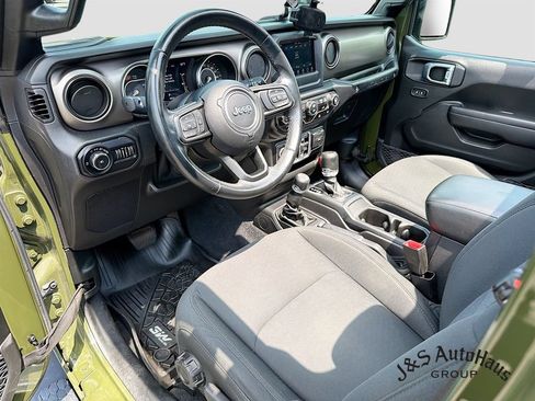 Used 2021 Jeep Wrangler Unlimited Sport AWD/4WD image 9