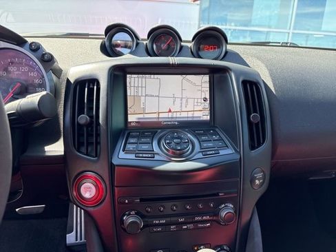 Used 2015 Nissan 370Z NISMO image 9