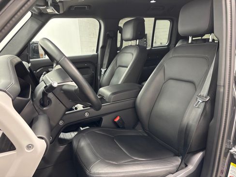 Used 2025 Land Rover Defender 110 X-Dynamic SE AWD/4WD image 23