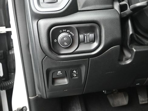 Used 2025 RAM 1500 Laramie image 10