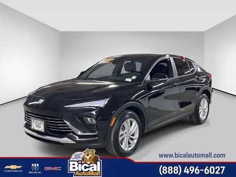 Used 2025 Buick Envista Preferred FWD image 1