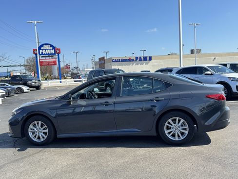 Used 2025 Toyota Camry LE image 12