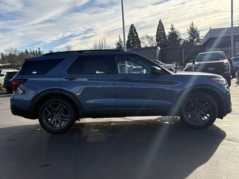 New 2026 Ford Explorer ST w/ Sun And Sound Package image 4