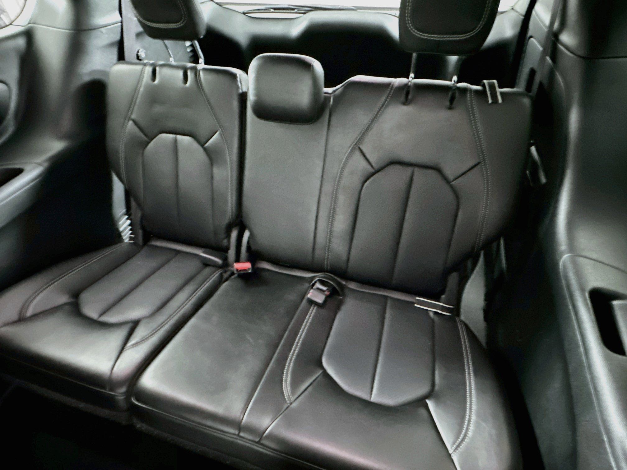 Used 2025 Chrysler Pacifica Select FWD image 28