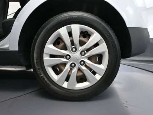 Used 2020 Kia Soul LX FWD image 11