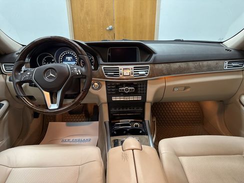 Used 2014 Mercedes-Benz E 350 4MATIC Sedan image 8