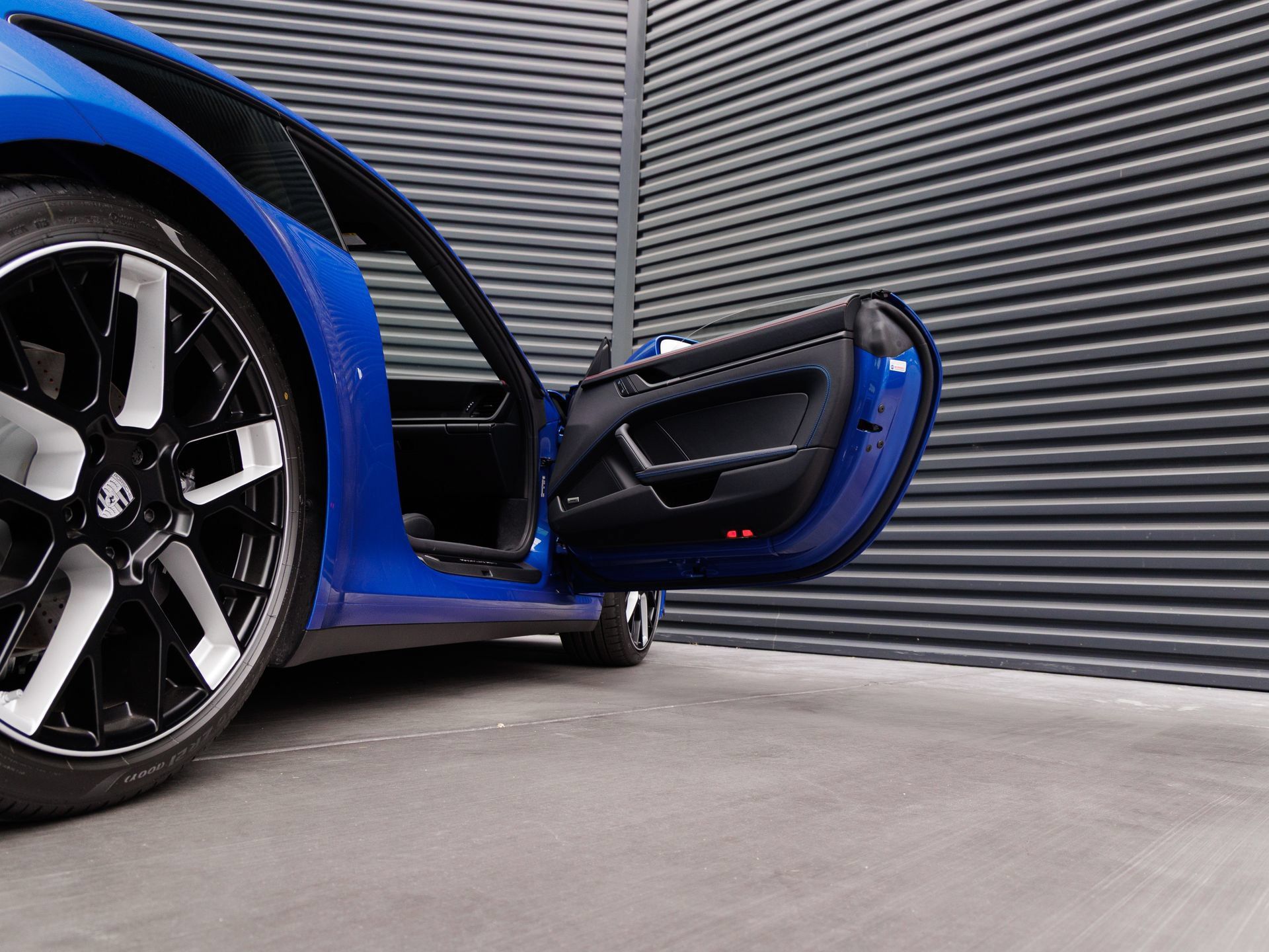 Certified 2026 Porsche 911 Carrera T RWD image 35