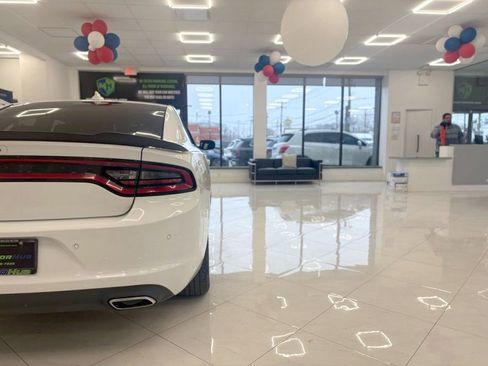 Used 2020 Dodge Charger SXT w/ Blacktop Package image 14