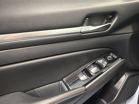 Used 2024 Nissan Altima 2.5 SR w/ SR Premium Package FWD image 27
