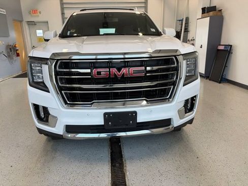 Used 2022 GMC Yukon SLT w/ SLT Premium Package AWD/4WD image 5