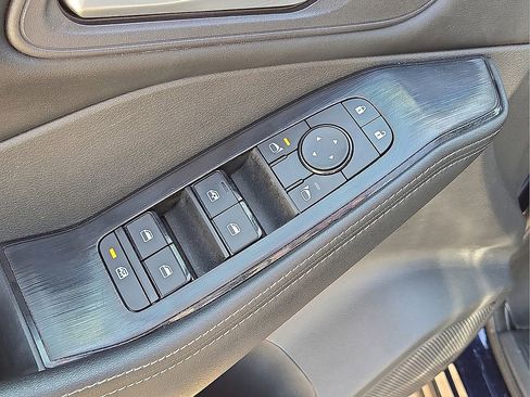 Used 2025 Nissan Rogue SV image 21