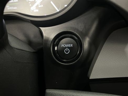 Used 2025 Toyota Sienna XLE image 22