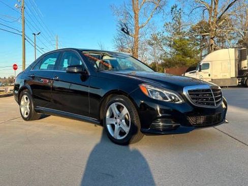 Used 2014 Mercedes-Benz E 350 Sedan image 3