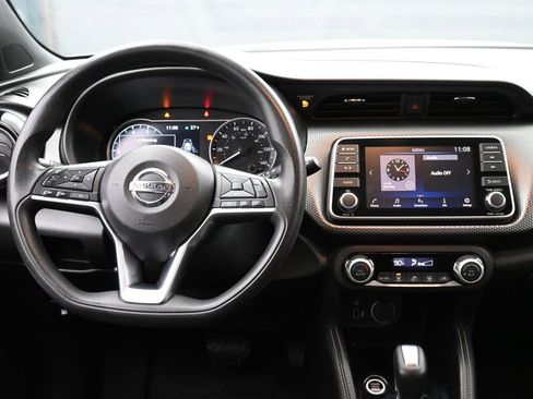 Used 2020 Nissan Kicks SV image 11