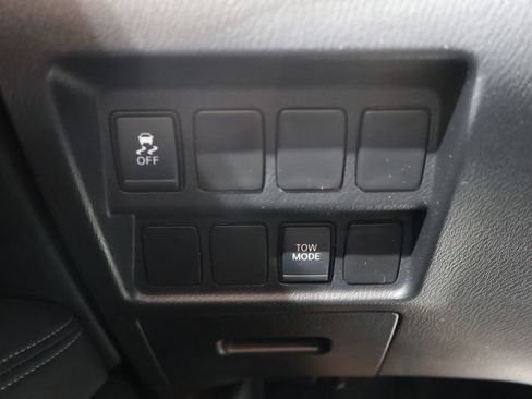 Used 2020 Nissan Pathfinder S image 31