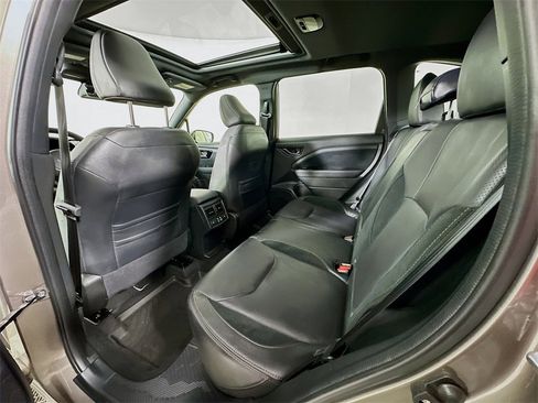 Used 2025 Subaru Forester Touring image 4