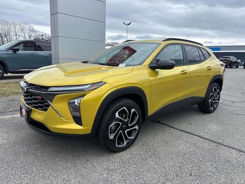 Used 2024 Chevrolet Trax RS w/ Driver Confidence Package image 1