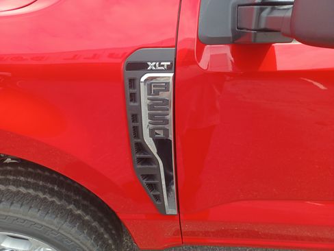 New 2026 Ford F250 XLT w/ FX4 Off-Road Package image 9