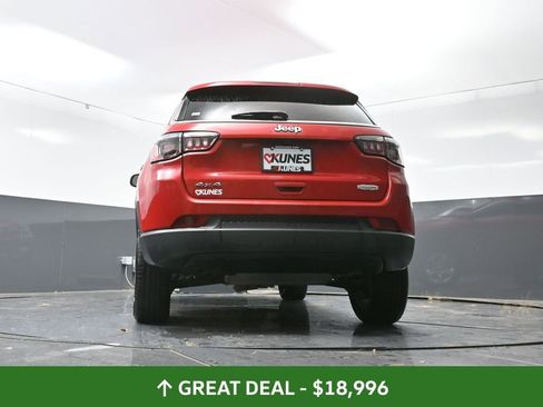 Used 2024 Jeep Compass Latitude image 57