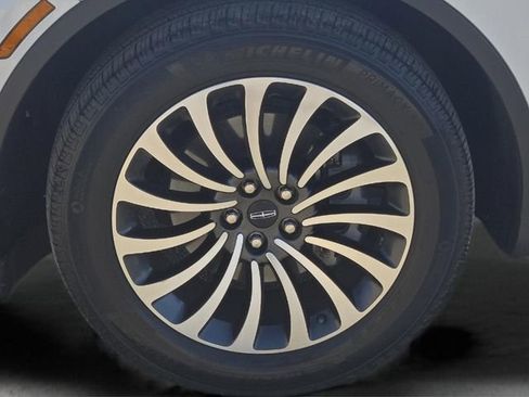 Used 2023 Lincoln Aviator Reserve w/ Equipment Group 201A image 9