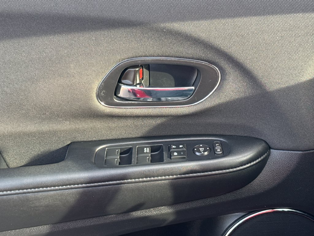 Used 2020 Honda HR-V EX image 32