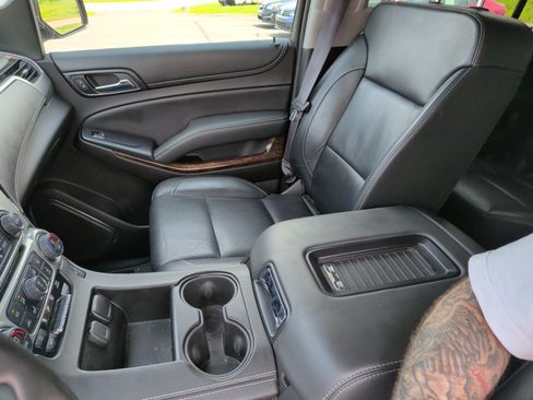 Used 2017 Chevrolet Suburban LT AWD/4WD image 9