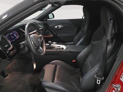 Used 2025 BMW Z4 M40i w/ Edition RWD image 4