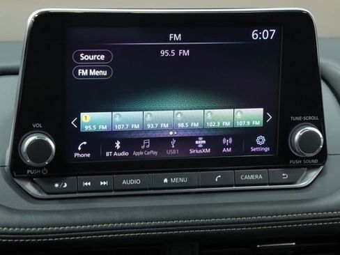 Used 2023 Nissan Rogue SV image 17