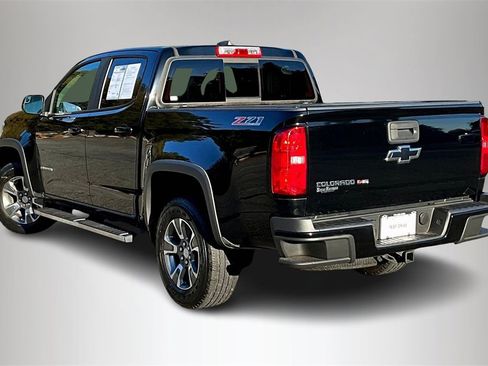 Used 2017 Chevrolet Colorado Z71 image 5