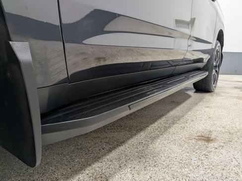 Used 2023 Chevrolet Suburban RST image 9