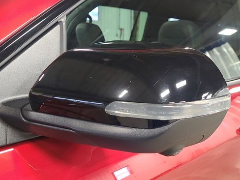 Used 2024 Chevrolet Traverse RS image 33