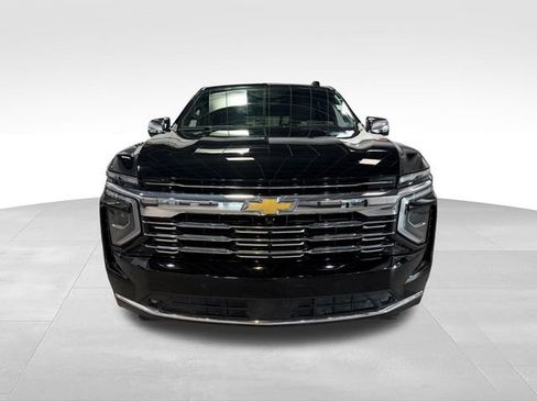 Used 2025 Chevrolet Tahoe Premier AWD/4WD image 2