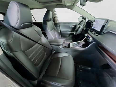 Used 2024 Toyota RAV4 Limited image 24