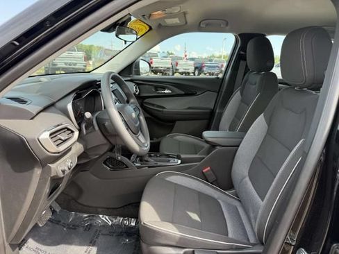 Used 2023 Chevrolet TrailBlazer LS FWD image 9