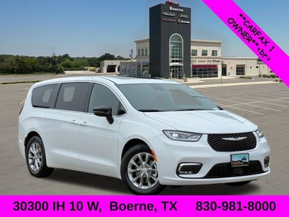 Used 2026 Chrysler Pacifica Limited