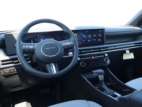 New 2026 Hyundai Santa Cruz SEL FWD image 9