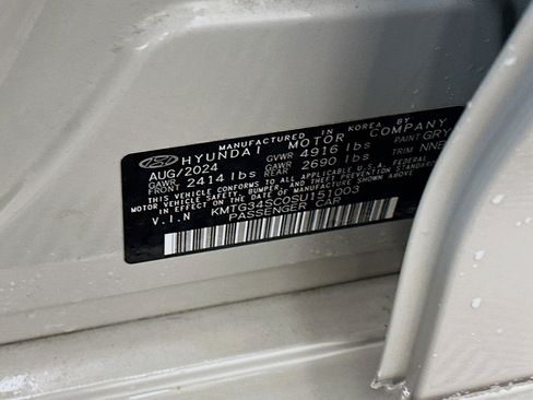 Used 2025 Genesis G70 2.5T AWD/4WD image 12