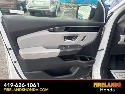 Used 2023 Honda Pilot Touring image 13