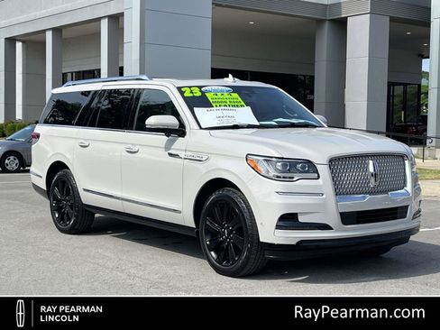 Certified 2023 Lincoln Navigator L Reserve AWD/4WD image 1