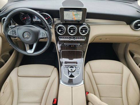 Used 2018 Mercedes-Benz GLC 300 4MATIC image 25