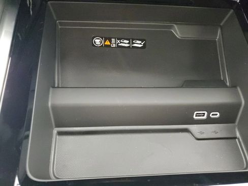 New 2026 Chevrolet Suburban RST image 20