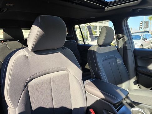 New 2025 Jeep Grand Cherokee L Laredo image 29