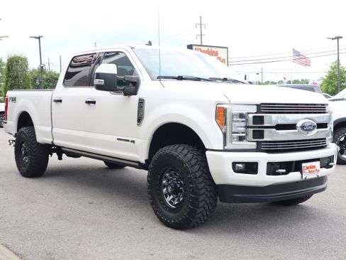 Used 2019 Ford F250 Limited w/ FX4 Off-Road Package AWD/4WD image 5