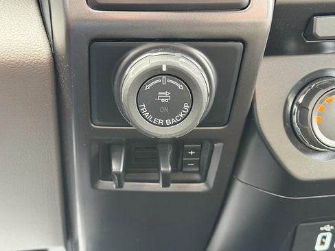 Used 2017 Ford F150 XLT w/ Equipment Group 302A Luxury image 43