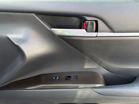 Used 2021 Toyota Camry LE w/ Carpet Mat Package (TMS) FWD image 40